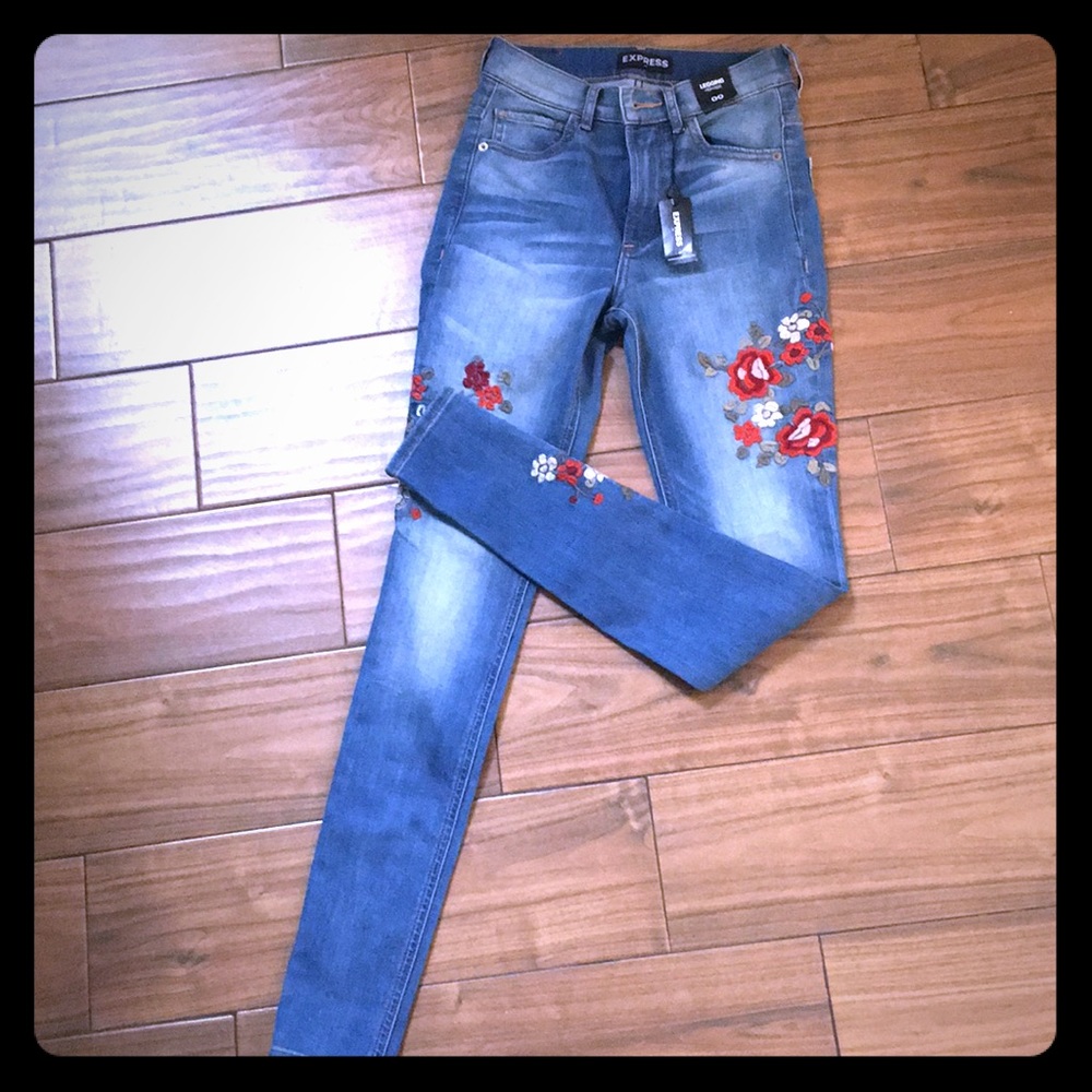 Express NWT size 00